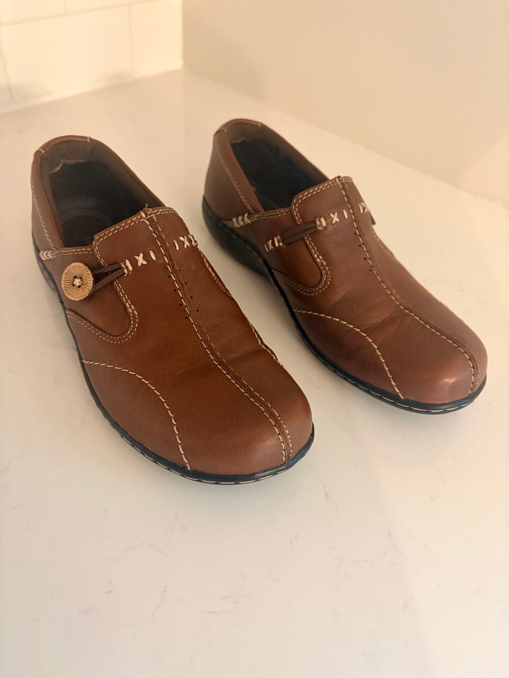 Clarks Bendables Brown Leather Loafers Button Slip On Shoes Women's 7M
